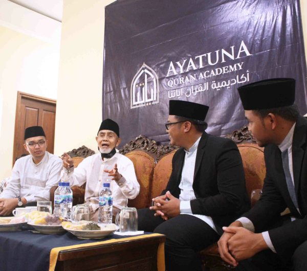 Kunjungan Pimpinan PMDG, K.H. Hasan Abdullah Sahal ke Pondok Modern Ayatuna